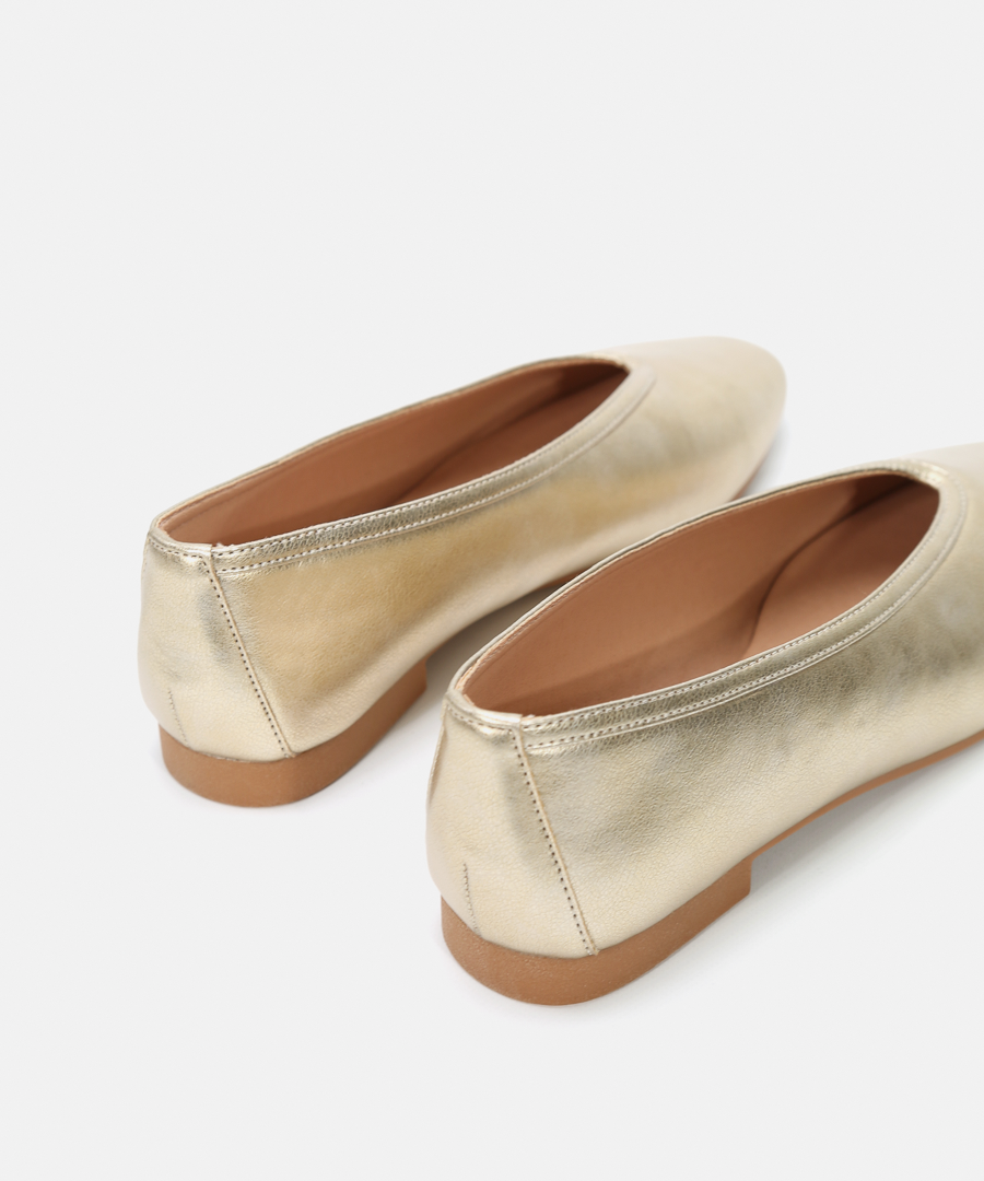 Sabrinas decote em bico image number null